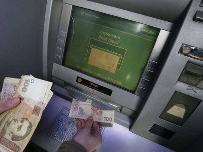 Неуважні тернополяни втратили гроші, просто скориставшись банкоматом: нова шахрайська схема