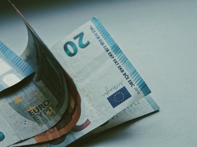 Євро стрімко дорожчає: курс валют на 30 березня