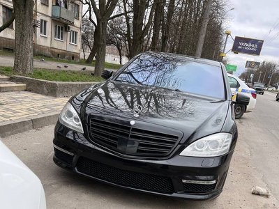 Кременчуком їздив «дуже потайливий» Mercedes