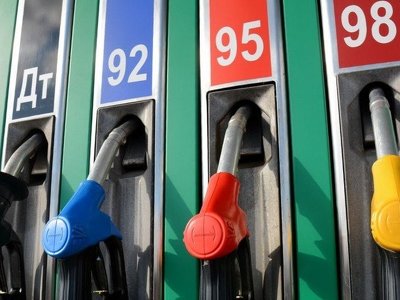 Влітку автомобільне пальне в Україні подорожчає: чому, коли та наскільки