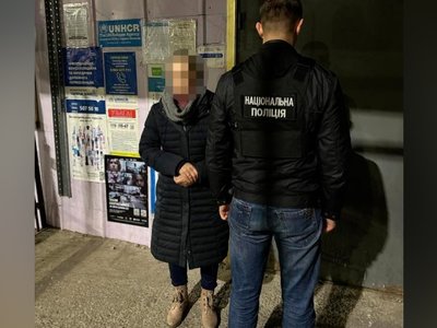 Міграційна поліція Дніпра видворила за межі країни двох нелегалів з Казахстану та РФ