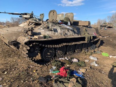 «За один день спалили більше, ніж випустили за місяць»: експерт розповів, на скільки треба поділити обіцяні Путіним 1600 танків