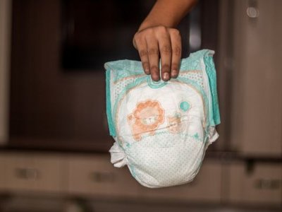Чоловік вдав із себе маленьку дівчинку і викрав підгузки з дитячого садочку