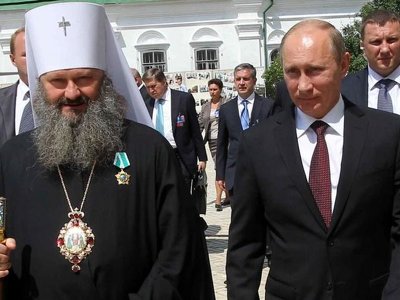 Намісника Лаври викликали на допит, потім обиратимуть запобіжний захід
