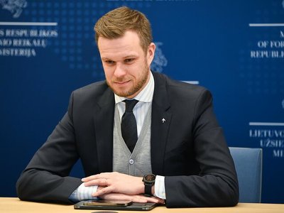 Привітавши РФ із головуванням у Радбезі ООН, глава МЗС Литви запропонував обговорити маршрут російського військового корабля