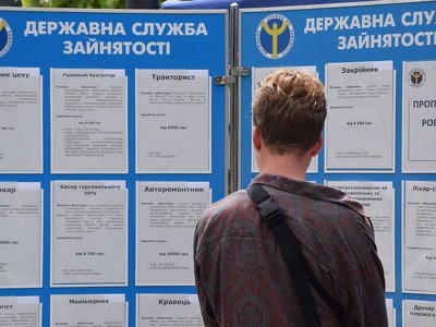Будівельники, водії, зварювальники: кого найбільше шукають через центри зайнятості