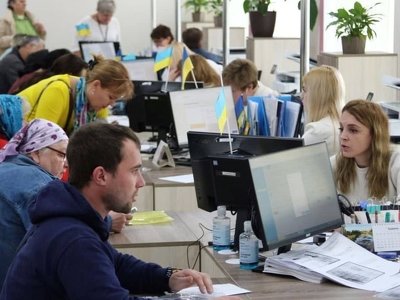 До Рівненської служби зайнятості з початку війни звернулося майже 3 тисячі переселенців
