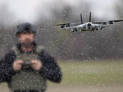 Американська компанія передасть Україні найновіші FPV-дрони Teal 2, які чудово працюють вночі