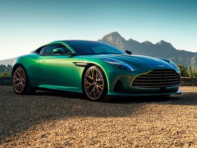 Aston Martin представив “супертурер” DB12 з 680-сильним V8