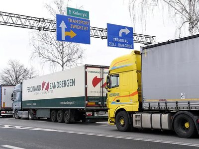 Польща ввела заборону на проїзд транспорту з росії та білорусі