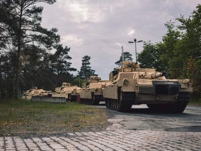 Українські військові почали навчання на танках Abrams у Німеччині