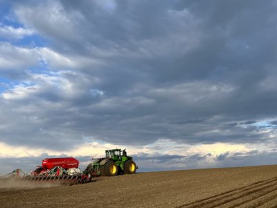 «Контінентал» завершив весняну посівну й посадку картоплі