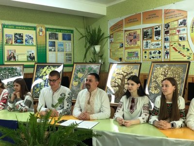 Вінницький ліцей №20 провів із польським ліцеєм Жеромського онлайн-зустріч та шаховий турнір