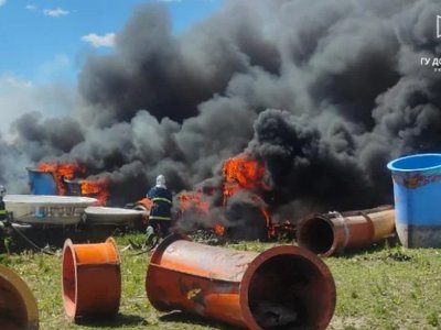 Під Києвом загасили масштабну пожежу. Відео