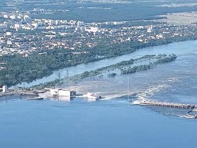 Окупанти підірвали греблю Каховської ГЕС: кременчужан просять зберігати спокій і чекати нових переселенців (доповнено, уточнено)