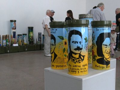 В Івано-Франківську на виставці “Наш дім — Україна” презентували трофеї з фронту