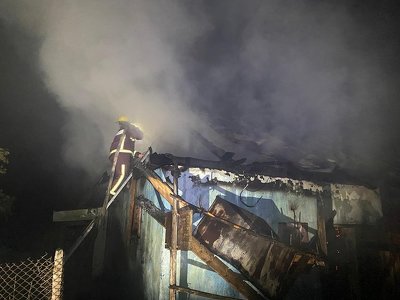 На Богородчанщині рятувальники ліквідували пожежу господарської будівлі. ФОТО