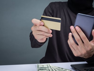 Від дій шахраїв постраждала мешканка Івано-Франківська