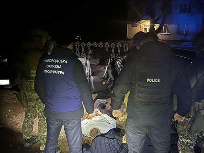 На Закарпатті перед судом постане група переправників, які за 3 тисячі доларів США сприяли чоловікам призовного віку у незаконному перетині кордону