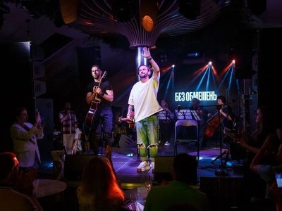 «Без Обмежень», Ротару, Melovin, ТНМК виступили на концерті «Музика війни»