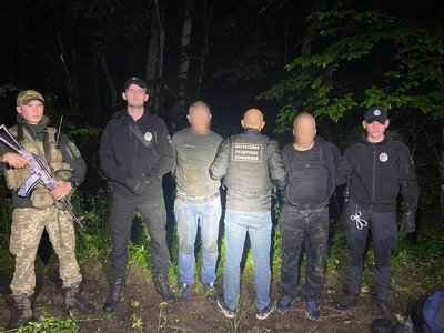 На кордоні зі Словаччиною затримали трьох чоловіків