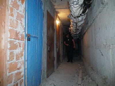 Як засипле, то вже ніхто не відкопає, ліпше хай з 5 поверху катапультують, - житель Тернополя про так зване укриття в багатоповерхівці