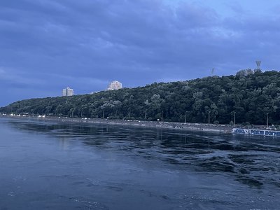 Яка погода чекає киян у четвер: синоптики попереджають про грозу