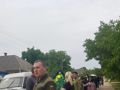 Сокирянщина попрощалась із захисником України Владиславом Андроніком