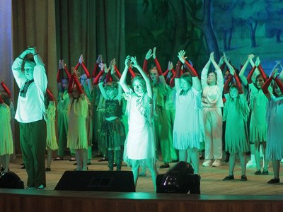 Учасники «Light house» презентували виставу «Сила Щедрих»