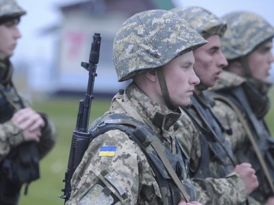 Грошова допомога військовим на побутові питання: хто і як може отримати