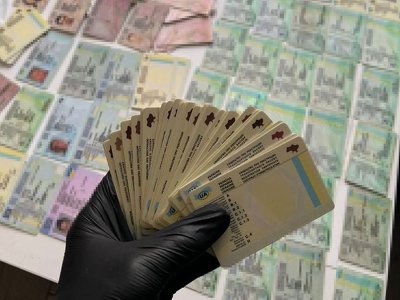 У Києві кожен охочий міг купити паспорт і права: СБУ накрила ЦНАП