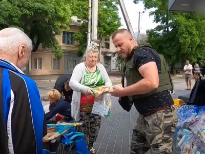 Окупанти атакували Херсон під час евакуації людей: є поранені