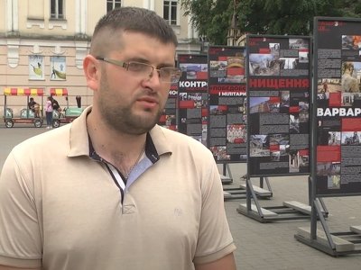 Вулична виставка Рашизм - це триває на Європейській площі у Вінниці