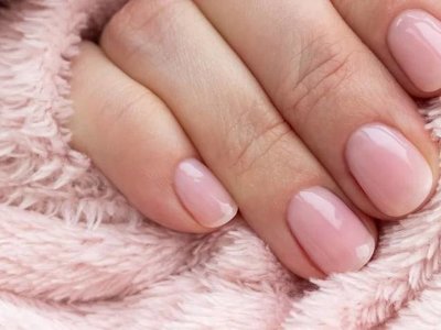 Lip Gloss Nail: новий тренд у манікюрі 2023