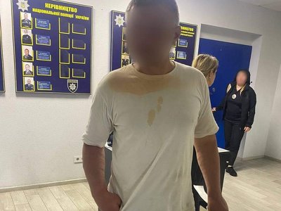 Патрульні затримали чоловіка, який дебоширив у поїзді