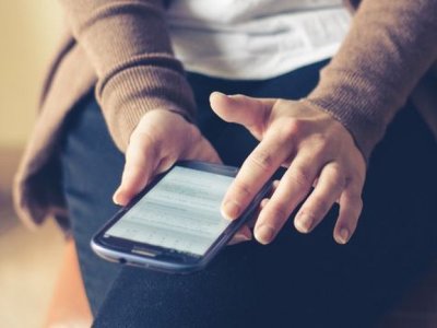 Зависає і не реагує: як примусово перезавантажити телефон iPhone чи Android