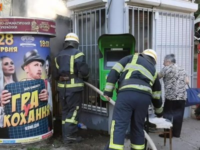 У Кам’янському ліквідовано займання у газетному кіоску