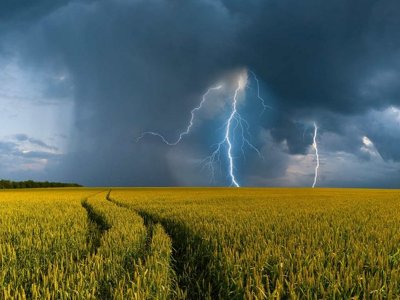Грози, град та шквали: на Прикарпаття оголосили штормове попередження