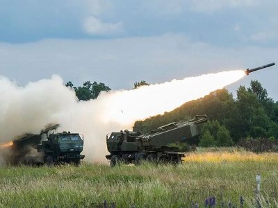 HIMARS знищив рідкісну російську гаубицю 2С5 “Гіацинт-C” разом із ракетною системою “Град” та установкою 2С1 “Гвоздика”