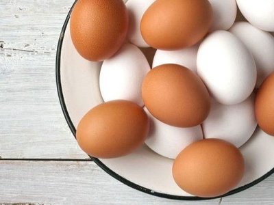 Як швидко перевірити, чи свіжі яйця на ринку: круті лайфхаки