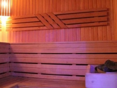 У Тернівці жінка обікрала чоловіка в сауні: що вирішив суд