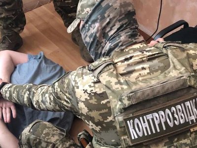 Планував замах на командування ЗСУ на Запоріжжі – СБУ затримала снайпера (фото, відео)