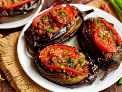 Баклажани з фаршем по-турецьки – дуже смачна та соковита страва