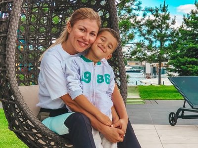 «Як би важко не було»: Alena Omargalieva розповіла, чого не можна робити з дитиною