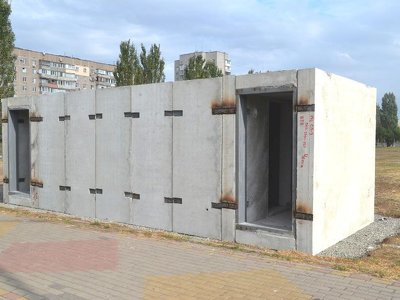 У Черкасах встановили перше модульне укриття