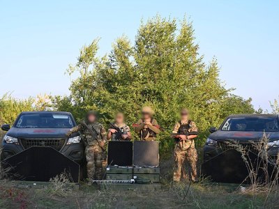 Нові пікапи та дрони, які FAVBET передані ударним ротам БпЛА