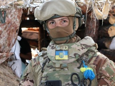 Вдивіться у ці обличчя: воїни позували на «нулі». Фото