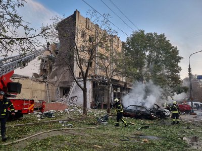 Уламки ракети впали у центрі Черкас: постраждало 10 людей