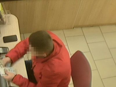 Може сісти на 15 років. Офіцер на Житомирщині здавав у ломбарди тепловізори й камери нічного