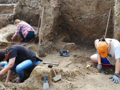 В Ужгородському замку археологи знайшли цінний старовинний артефакт